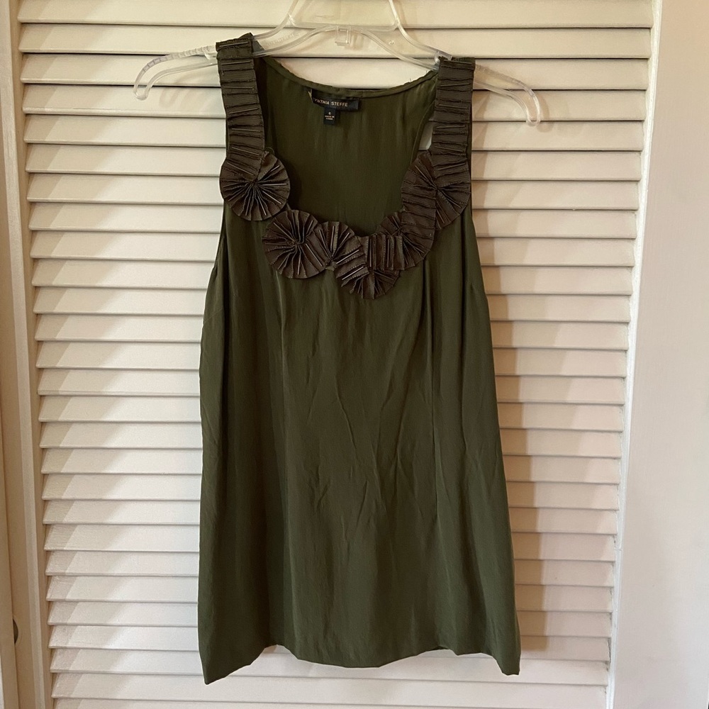 Cynthia Steffe 100% silk top